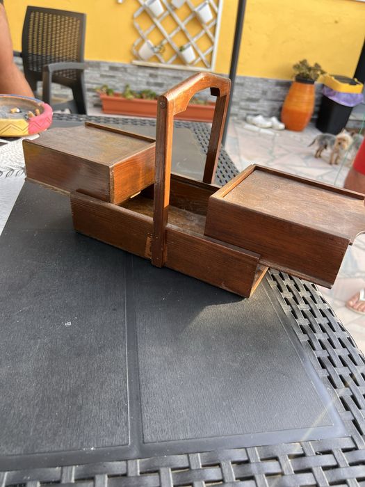 Caixa de costura em madeira antiga