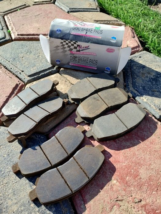 Колодки передні на Мітсубісі Ланцер9