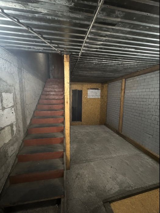 Продаж комерційного приміщення 373 м² + бункер 25 м² під СТО, автосервіс, виробництво або склад у Броварах.
