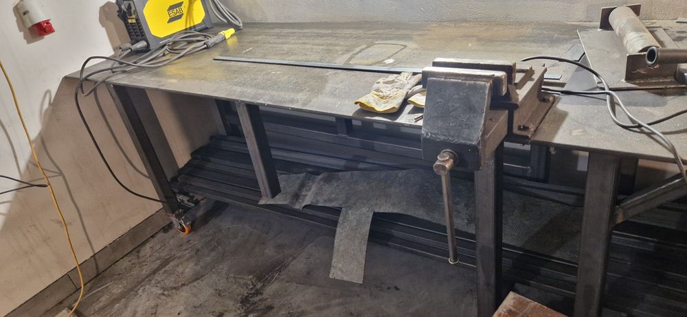 Stół warsztatowy 200x80cm blat z blachy 12mm kółka