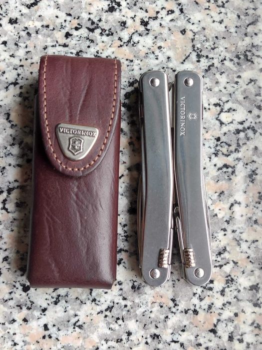 Multitool Victorinox SwissTool Spirit XC z etui