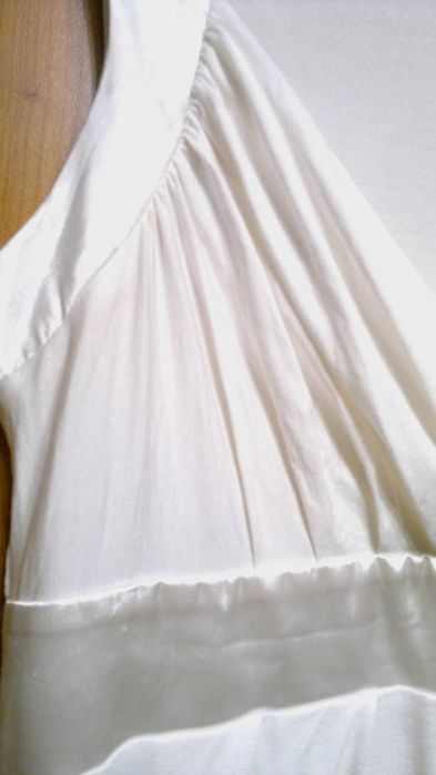 Sukienka dekolt serek biała kremowa długa ramiączka M 38 L 40 satynowa