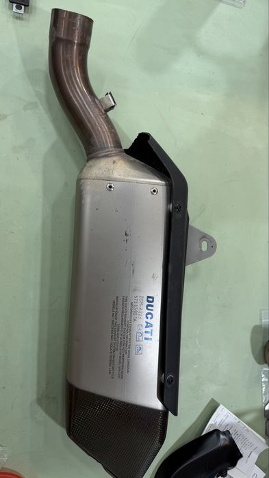 Escape Akrapovic Ducati Multistrada v4 2025