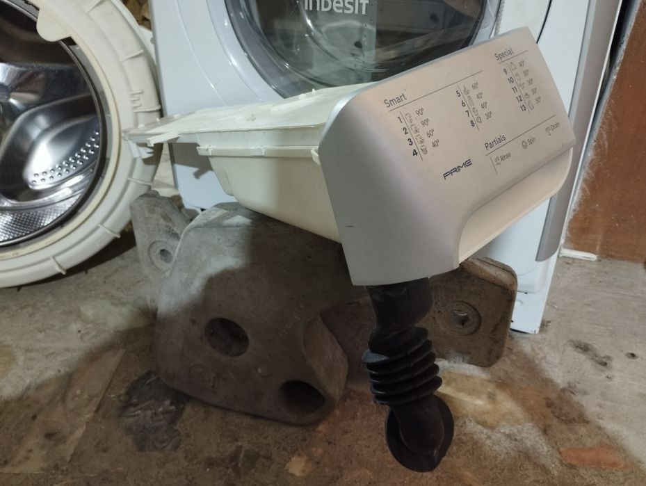 Máquina Lavar Roupa INDESIT PWE 8148 S 8kg  *Peças*