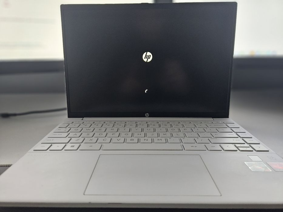 Laptop HP PAVILION AERO 13.3 R7 5800U 16GB RAM 512GB SSD Win11