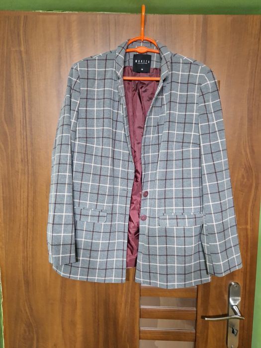 Garnitur damski szary w kratkę (żakiet 38, spodnie 40)