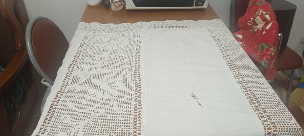 Rendas e bordados à mão