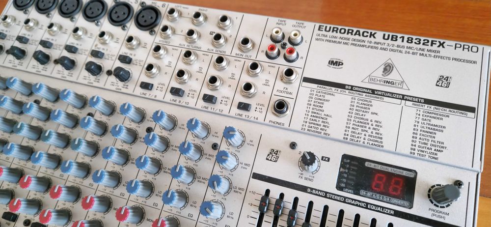 Behringer Eurorack UB1832FX Pro Câmara de Lobos • OLX.pt