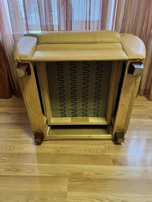 Кресло из экокожи.Крісло з екошкіри.