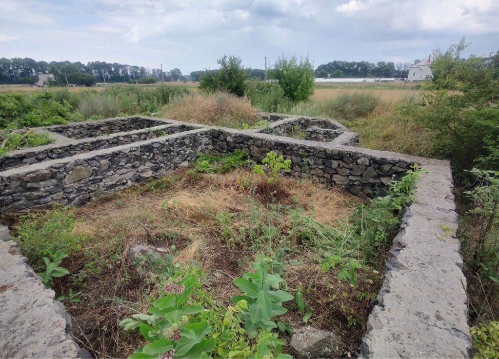 Продаж 25 соток під забудову, є фундамент. Вергуни