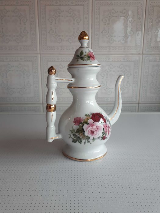 Peça decorativa em porcelana
