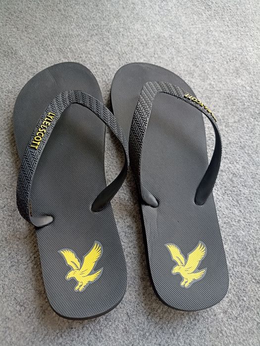 В'єтнамки.  LYLE& SCOTT