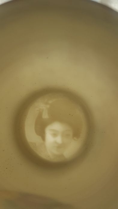 Serviço de loiça  de cafe tem
