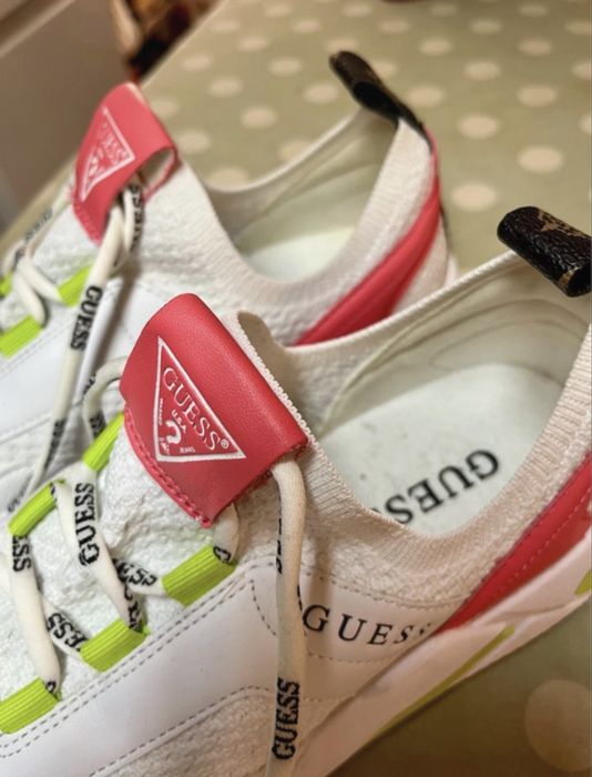 Ténis Guess 39 brancos, rosa e verde