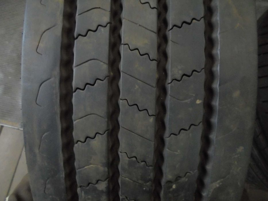 OPONA 245/70R17.5 UNIROYAL FH40 (550 netto)
