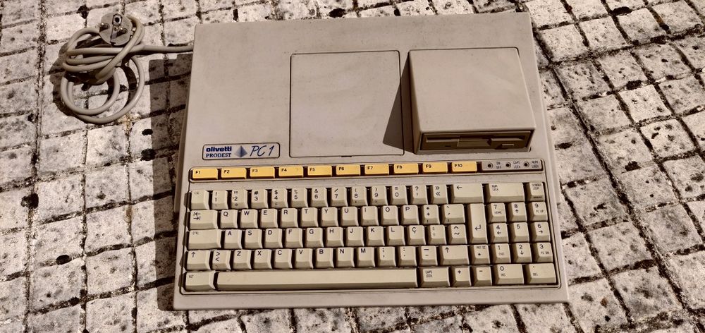 Olivetti Prodest PC1 (AVARIADO)