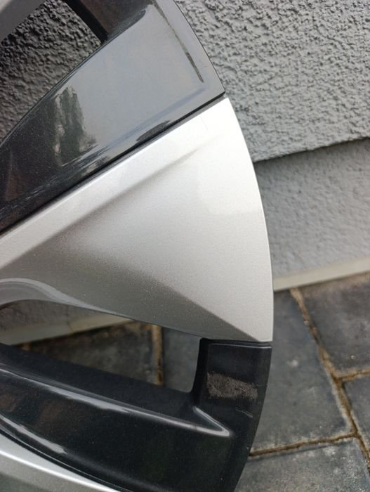 один ковпак tesla model Y R19