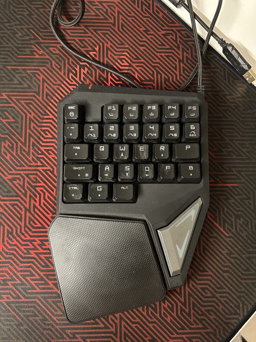 Mono RGB Gaming Keyboard64550307139458122