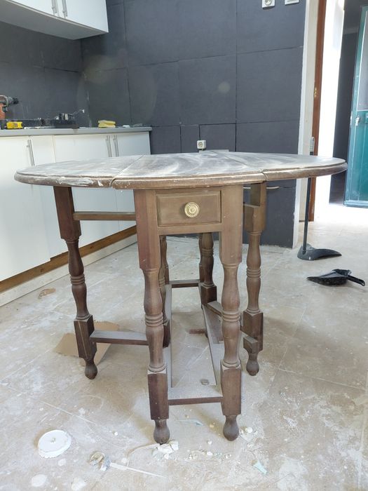 Mesa/escrivaninha   Vintage 20€