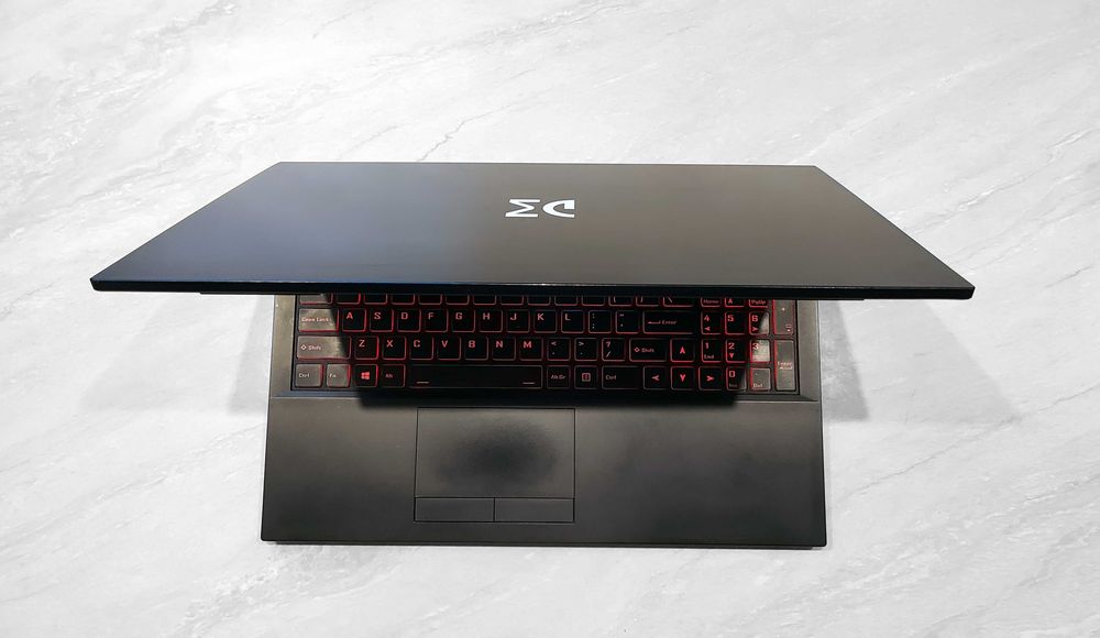 Laptop gamingowy Dream Machines - *i7/8rdzeni/ 16GB IPS SSD510GB+500GB*