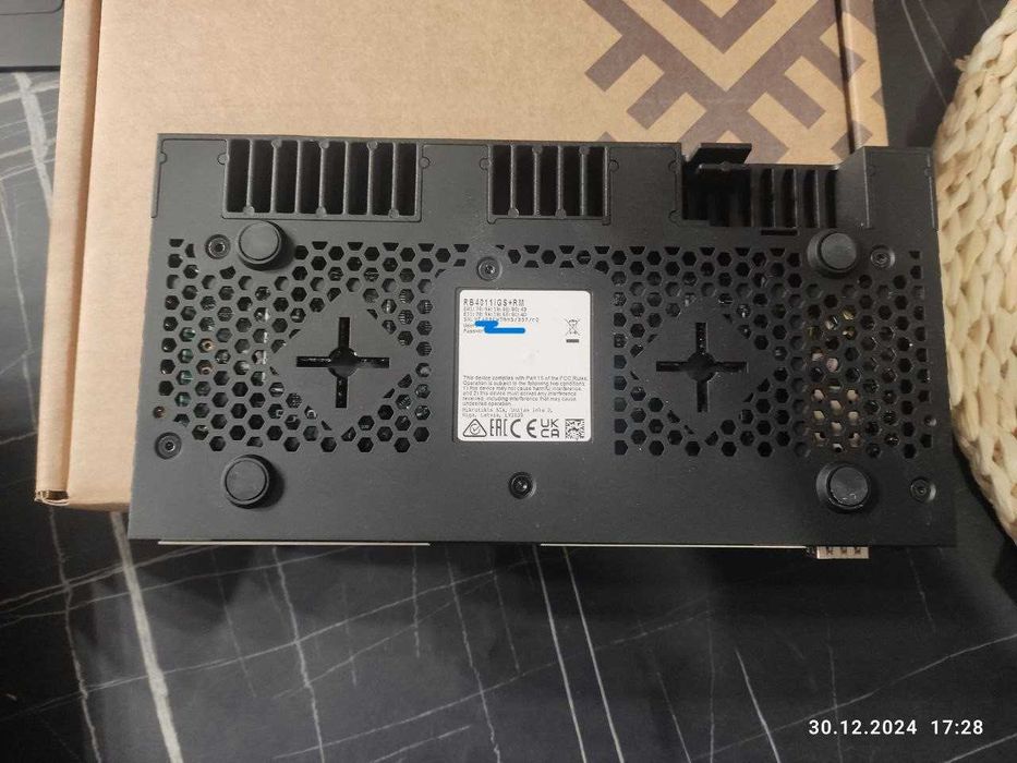 Роутер MikroTik (RB4011iGS+RM): 7 000 грн. - Периферійні пристрої ...