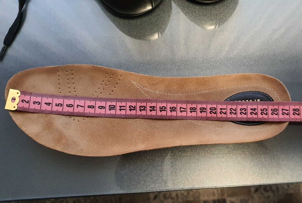 Туфлі Clarks.шкіряні зовні і всередині