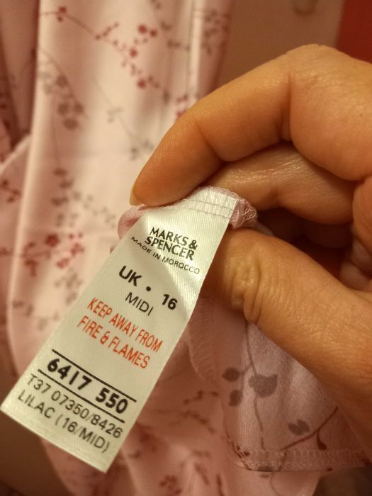 elegancka koszulka nocna długa UK 16 Marks and Spencer
XXL / 44 / 16