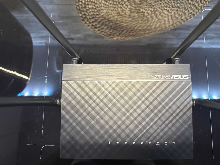 Router Asus RT-AC1200 V2 AC1200 Dual-Band WiFi 5 10/100Mbps