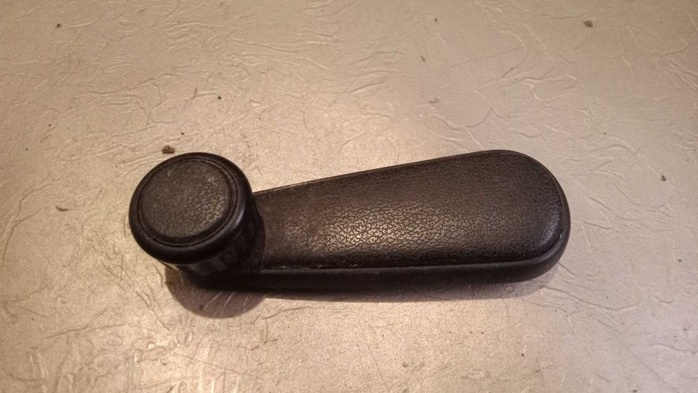 Ручки, підлокітники, інші деталі салону, дверей Audi 80 B2, B3