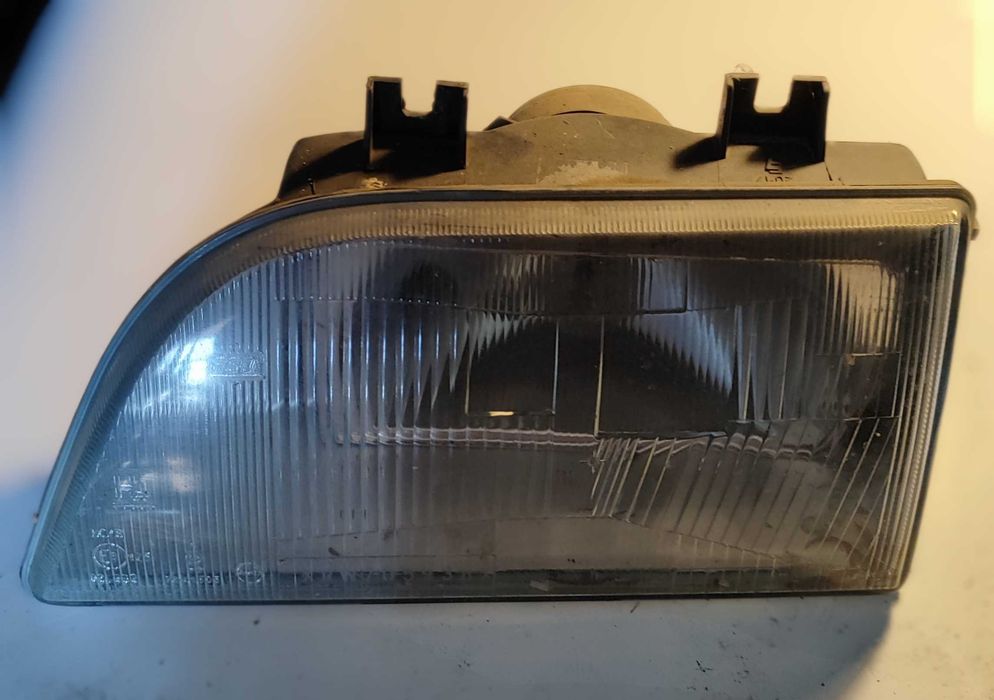 Polonez Caro - Lampa lewy przód