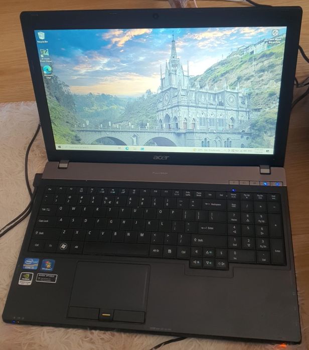 Acer laptop i5 with charger.8 gn ram/ 500 GB hhd