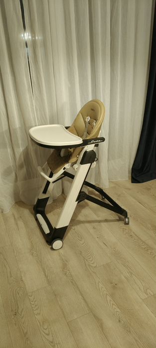 krzesełko do karmienia Peg Perego Siesta Follow Me.