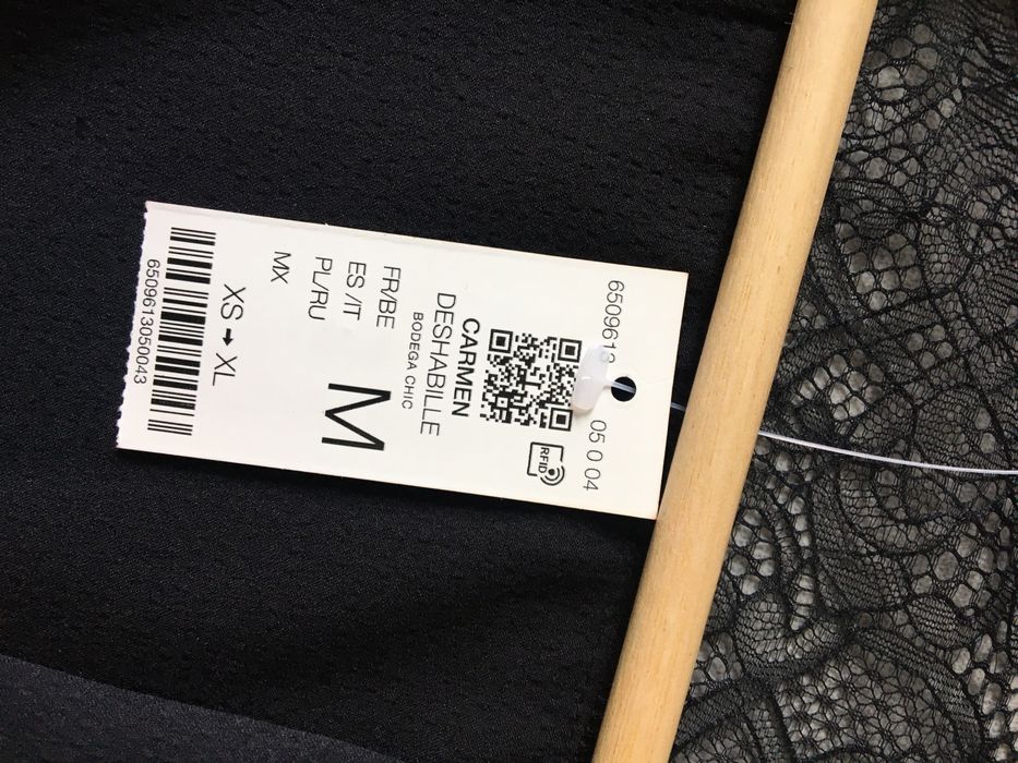 Etam Nowy czarny szlafrok z koronką