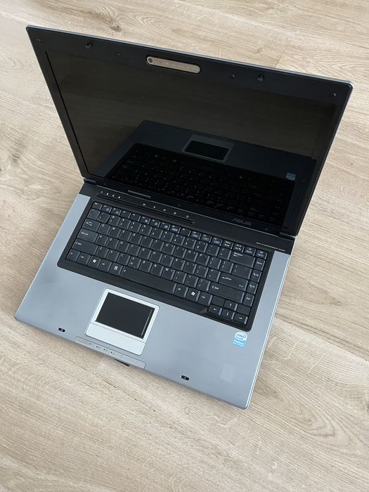 Laptop ASUS X50RL wraz z ładowarką