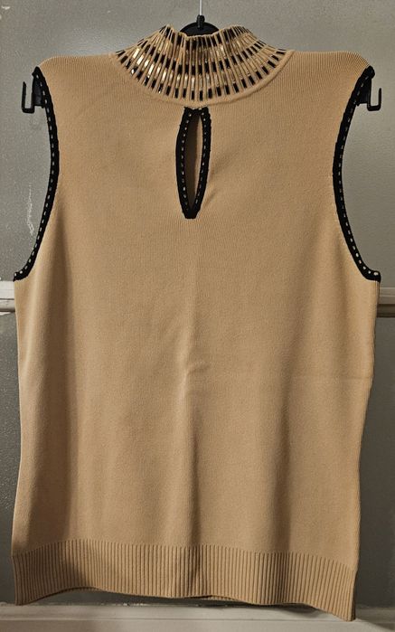 Blusa com aplicações