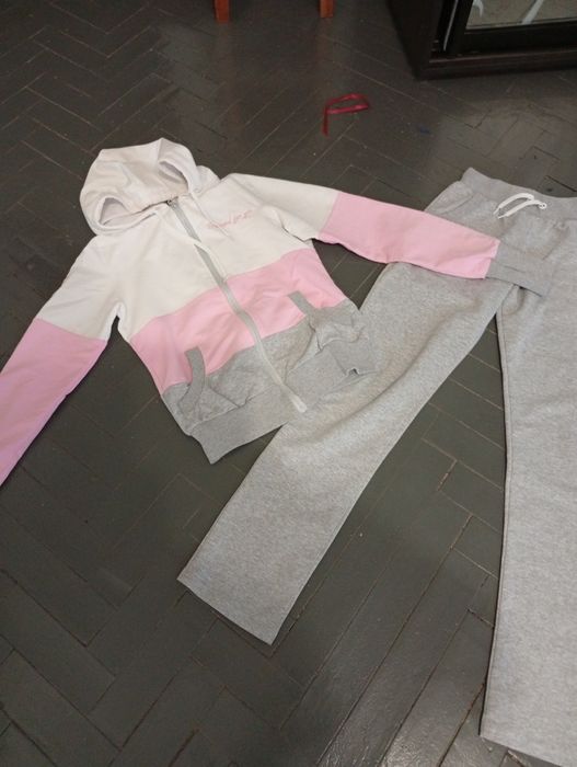 Продам спортивний костюм