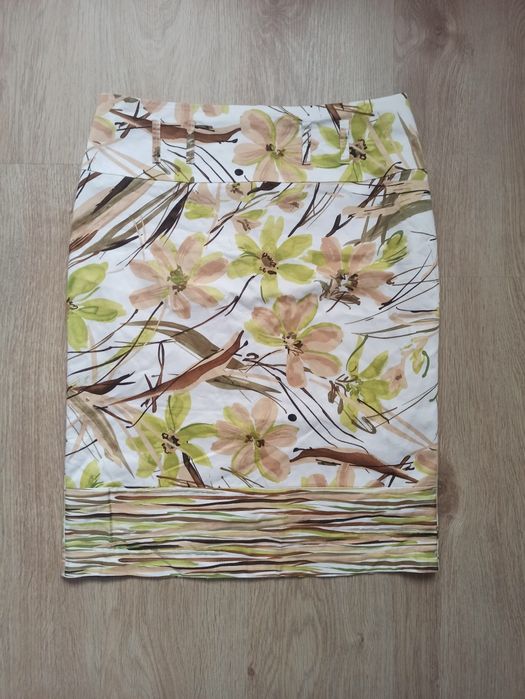 Spódnica damska w kwiaty. Marki Ankar.