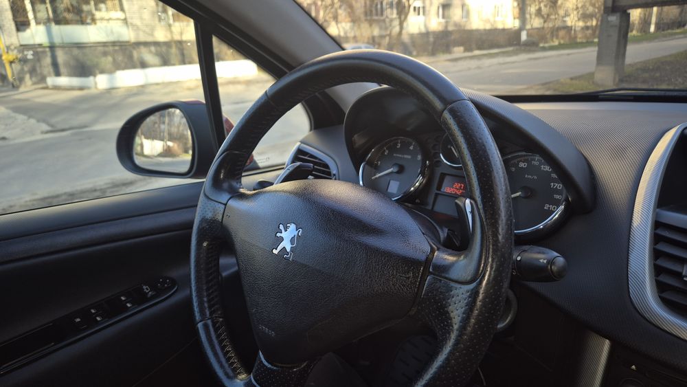 Peugeot 207 продаж