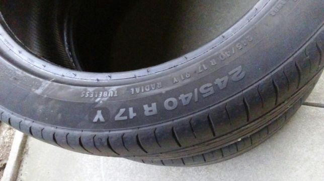 Pneus Continental 245/40/17 em muito bom estado vendo ou troco
