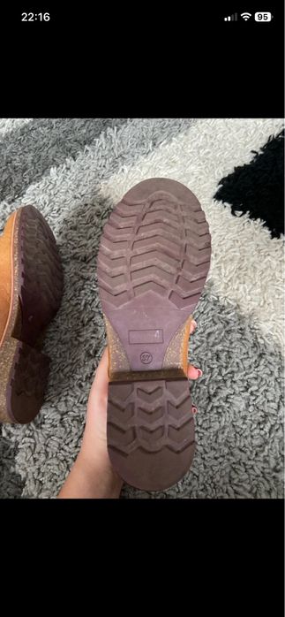 Buty  w bardzo dobrym stanie prawdziwa skora