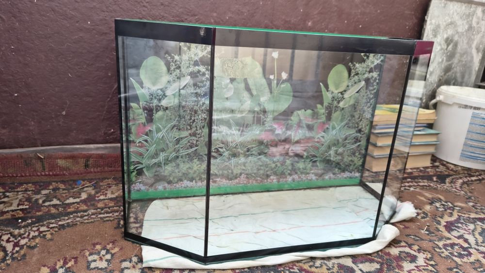 Аквариум б/у...в хорошем состоянии