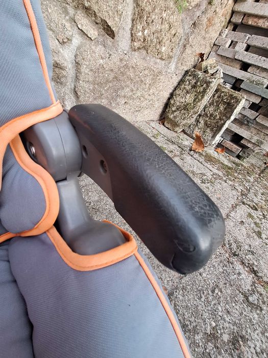Vendo cadeira auto da marca Zippy (15-36 kg)