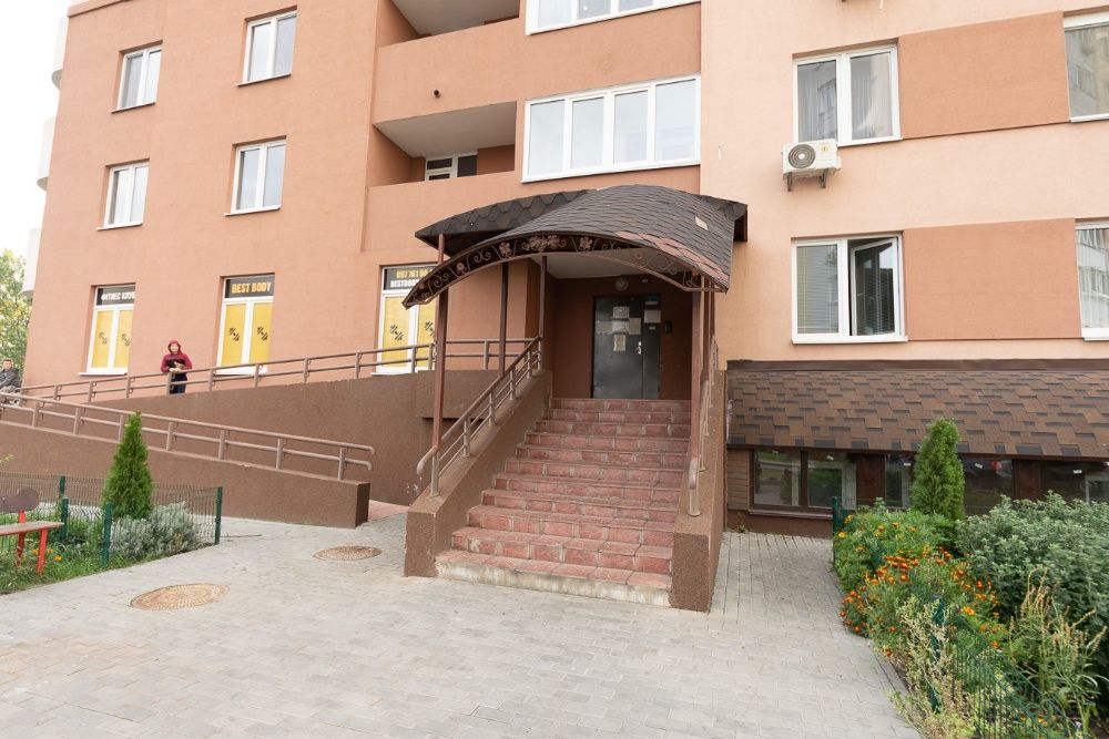 Подобово. Квартира. Вид на озеро. Новобуд. Метро Позняки, Харківська