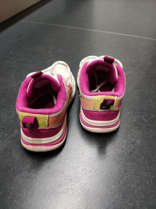 Sapatilhas menina tamanho 23