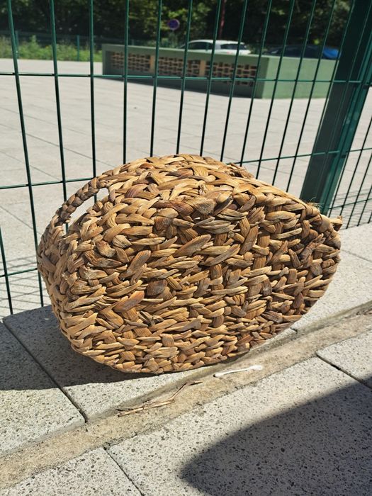 Cesto em verga grande.