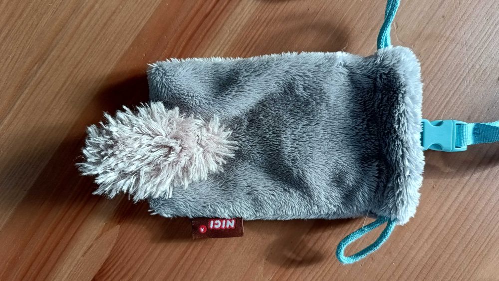 Puszyste etui z firmy NICI