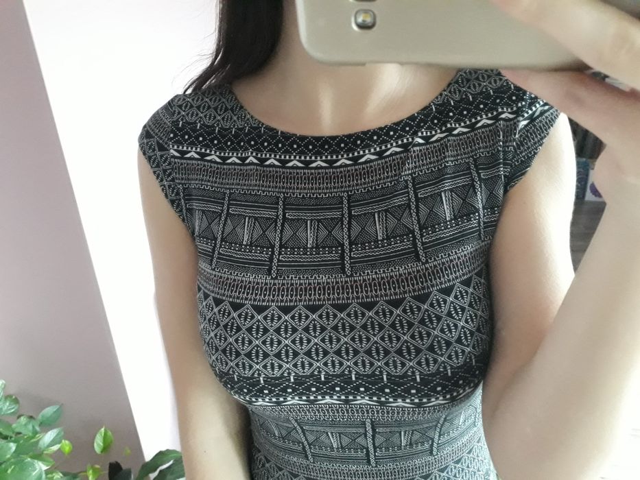 Sukienka mini dopasowana obcisła Reserved rozmiar XS/S azteckie wzory