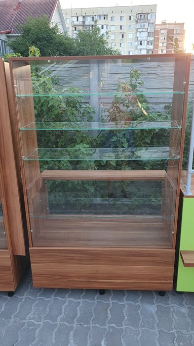 Продам торговые витрины