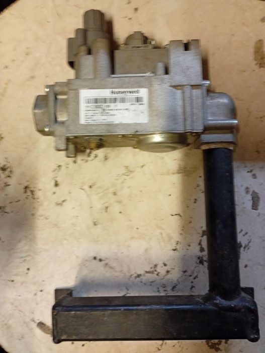 Zawór honeywell V4600C 1128 3