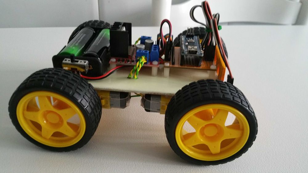 Carro Robot Arduino Educacional programado seguidor de linha.